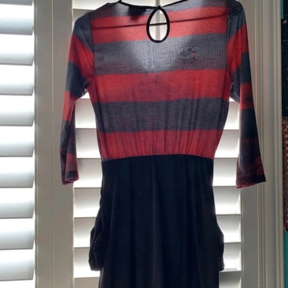 Dress - Picture 3 of 3